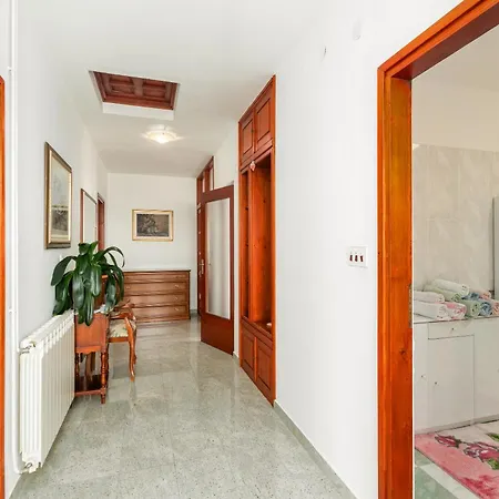 Anica Stinjan Apartment